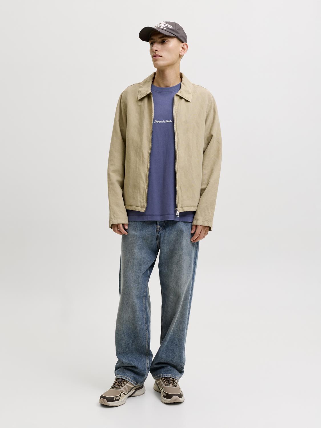 model_shot-front_full